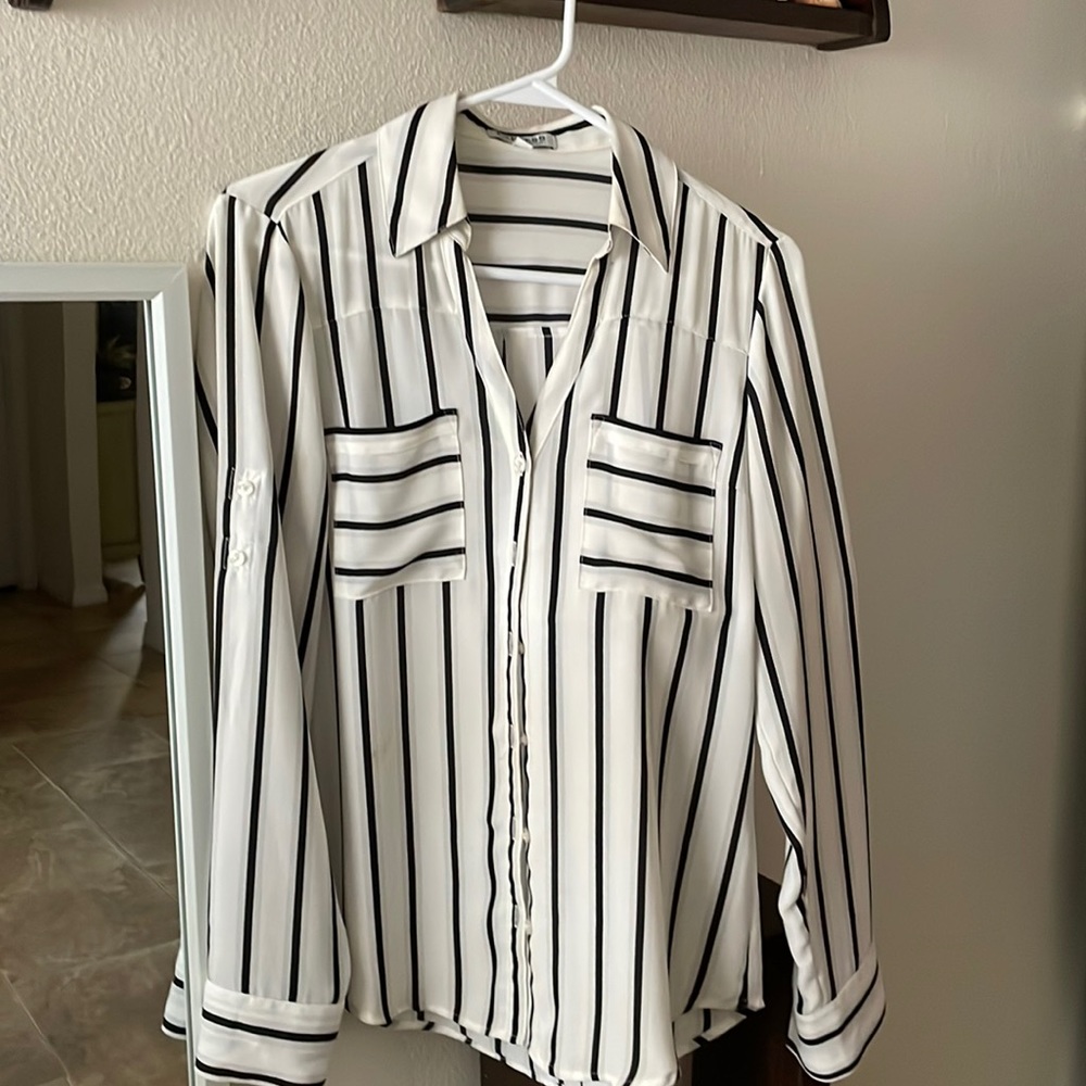 Express women long sleeve shirt.